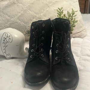 Taos black boots